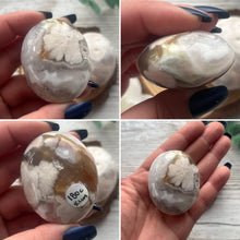 Load image into Gallery viewer, Flower Agate Palmstone