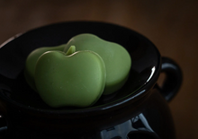 Load image into Gallery viewer, Poison Apple Wax Melts - The Upturned Cauldron