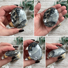 Load image into Gallery viewer, Maligano Jasper Soap Palmstone