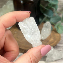 Load image into Gallery viewer, Clear Quartz Seal