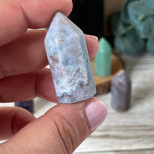 Load image into Gallery viewer, Small Tower Points