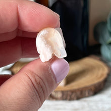 Load image into Gallery viewer, Mini Flower Agate Wolf