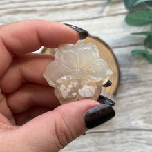 Load image into Gallery viewer, Small Flower Agate Flower