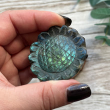Load image into Gallery viewer, Labradorite Sunflower