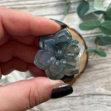 Load image into Gallery viewer, Moss Agate Flower