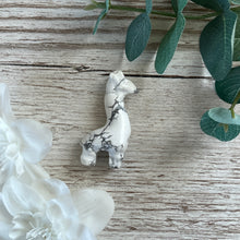 Load image into Gallery viewer, Misfit: Howlite Giraffe