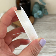 Load image into Gallery viewer, Display: Colored Jewelry Bead String 0.6