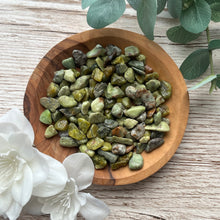 Load image into Gallery viewer, Green Opal Chips (50g)