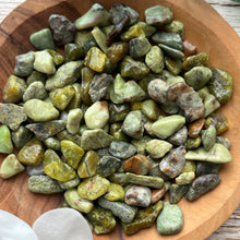 Load image into Gallery viewer, Green Opal Chips (50g)