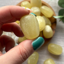 Load image into Gallery viewer, Lemon Calcite Cuddle
