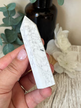 Load image into Gallery viewer, Howlite Tower