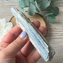 Load image into Gallery viewer, Raw Specimen: Blue Kyanite