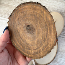 Load image into Gallery viewer, Display (Coaster) Oval Wood Slices