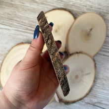 Load image into Gallery viewer, Display (Coaster) Oval Wood Slices