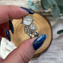 Load image into Gallery viewer, Lodolite Metal Astronaut Pendant