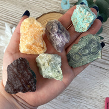 Load image into Gallery viewer, Half Kg Mystery Raw Stone Bag