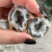 Load image into Gallery viewer, Raw Specimen: Ocos Geode "C"