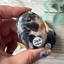 Load image into Gallery viewer, Iolite Sunstone (Cordierite) Palmstone