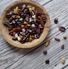 Load image into Gallery viewer, Mookaite Jasper Chips (50g)
