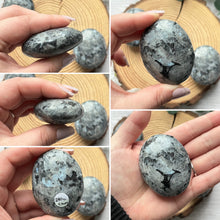 Load image into Gallery viewer, Larvakite Palmstone