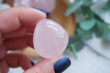 Load image into Gallery viewer, Rose Quartz Cuddle