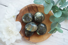 Load image into Gallery viewer, Labradorite Cuddle