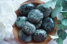 Load image into Gallery viewer, Kambaba Cuddle