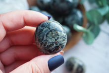 Load image into Gallery viewer, Kambaba Cuddle