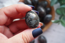 Load image into Gallery viewer, Astrophyllite Cuddle