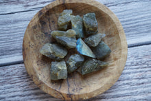 Load image into Gallery viewer, Raw Grey Labradorite Chips (50g)