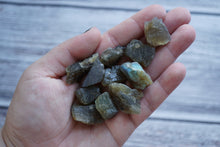 Load image into Gallery viewer, Raw Grey Labradorite Chips (50g)