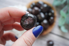 Load image into Gallery viewer, Garnet Cuddle