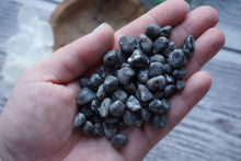 Load image into Gallery viewer, Yooperlite Chips (50g)