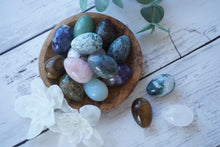Load image into Gallery viewer, Mini Crystal Egg