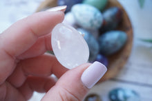 Load image into Gallery viewer, Mini Crystal Egg
