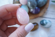 Load image into Gallery viewer, Mini Crystal Egg