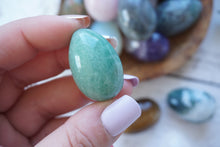 Load image into Gallery viewer, Mini Crystal Egg