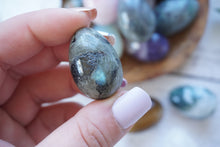 Load image into Gallery viewer, Mini Crystal Egg