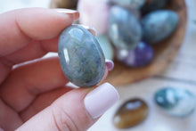 Load image into Gallery viewer, Mini Crystal Egg