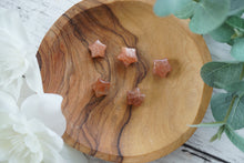 Load image into Gallery viewer, Tiny Flashy Sunstone Star