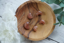 Load image into Gallery viewer, Tiny Flashy Sunstone Moon