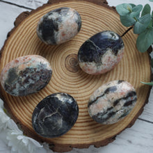 Load image into Gallery viewer, Iolite Sunstone (Cordierite) Palmstone
