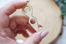 Load image into Gallery viewer, Mini Etched Goddess Sphere Holder