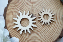 Load image into Gallery viewer, Etched Sun Sphere Holder