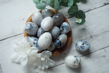 Load image into Gallery viewer, Dendritic Agate Cuddle