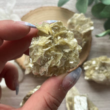Load image into Gallery viewer, Raw Specimen: Golden Mica