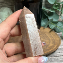 Load image into Gallery viewer, Peach Moonstone with sunstone Tower "G"