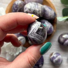 Load image into Gallery viewer, Chevron Amethyst Cuddle