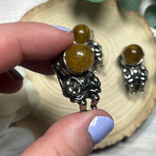 Load image into Gallery viewer, Golden Rutile Metal Astronaut Pendant
