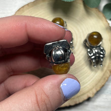 Load image into Gallery viewer, Golden Rutile Metal Astronaut Pendant